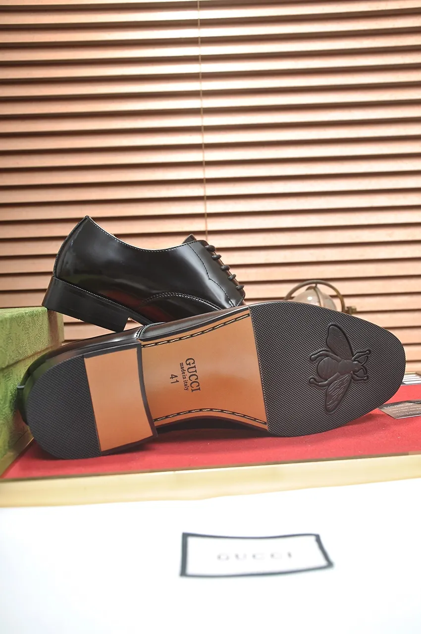 Men's shoes💰500💶Italy's top luxury men's shoe giant (GUCCI) (Gucci) (full cowhide lining) new arrival🍃Original European style🔰 Pleasant to the eye😍In order to make the shoes more durable and non-deformable🌀The production continues to follow traditional methods but there is still no lack of innovation💪Choose original sheepskin for the leather♻️ Smooth and natural And extra bright ⭐Made of imported cowhide, the first choice of rich people 38-45 (45 customized)